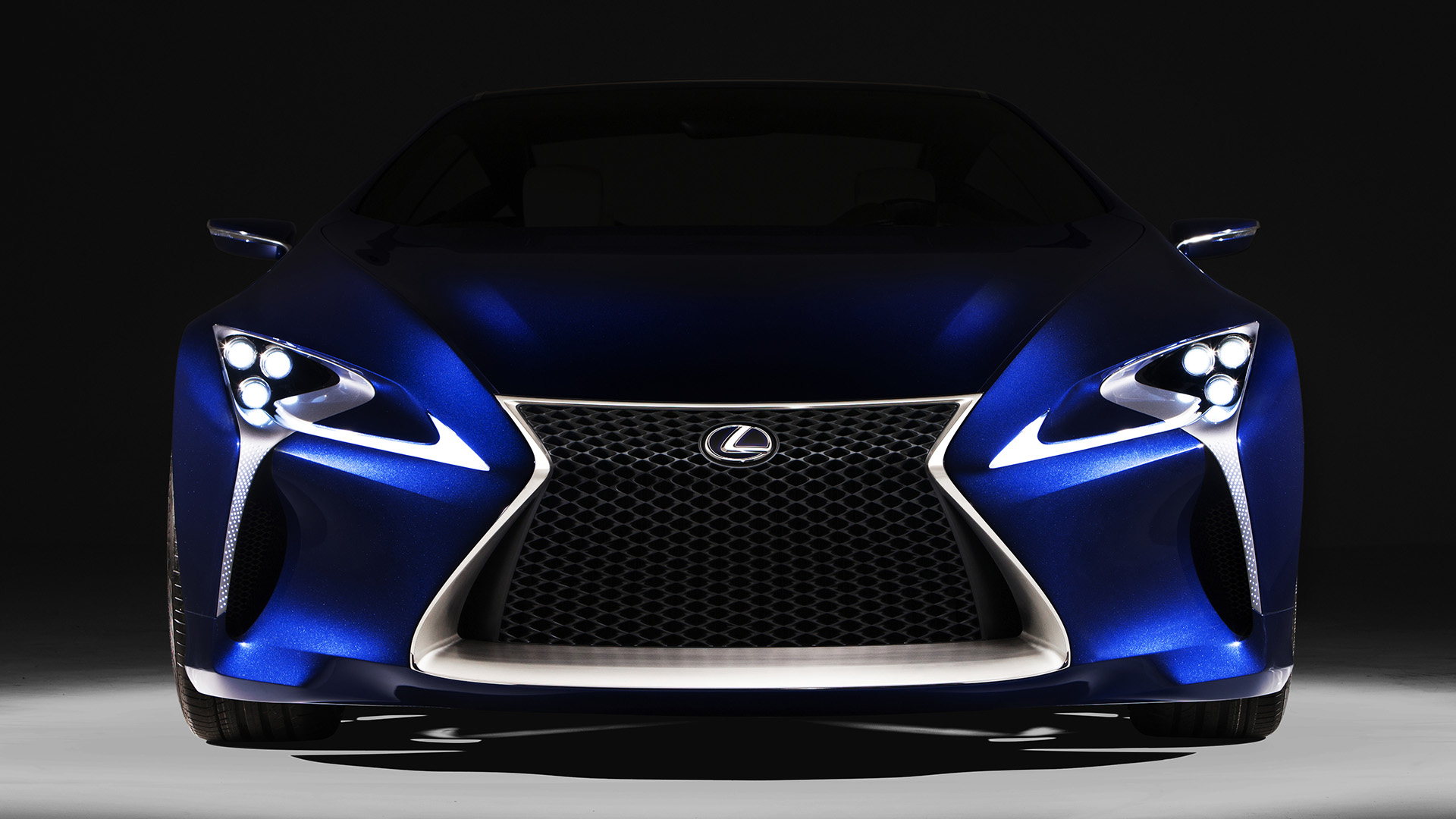 Front spindle grill detail of the Lexus LF-LC Blue concept vehicle