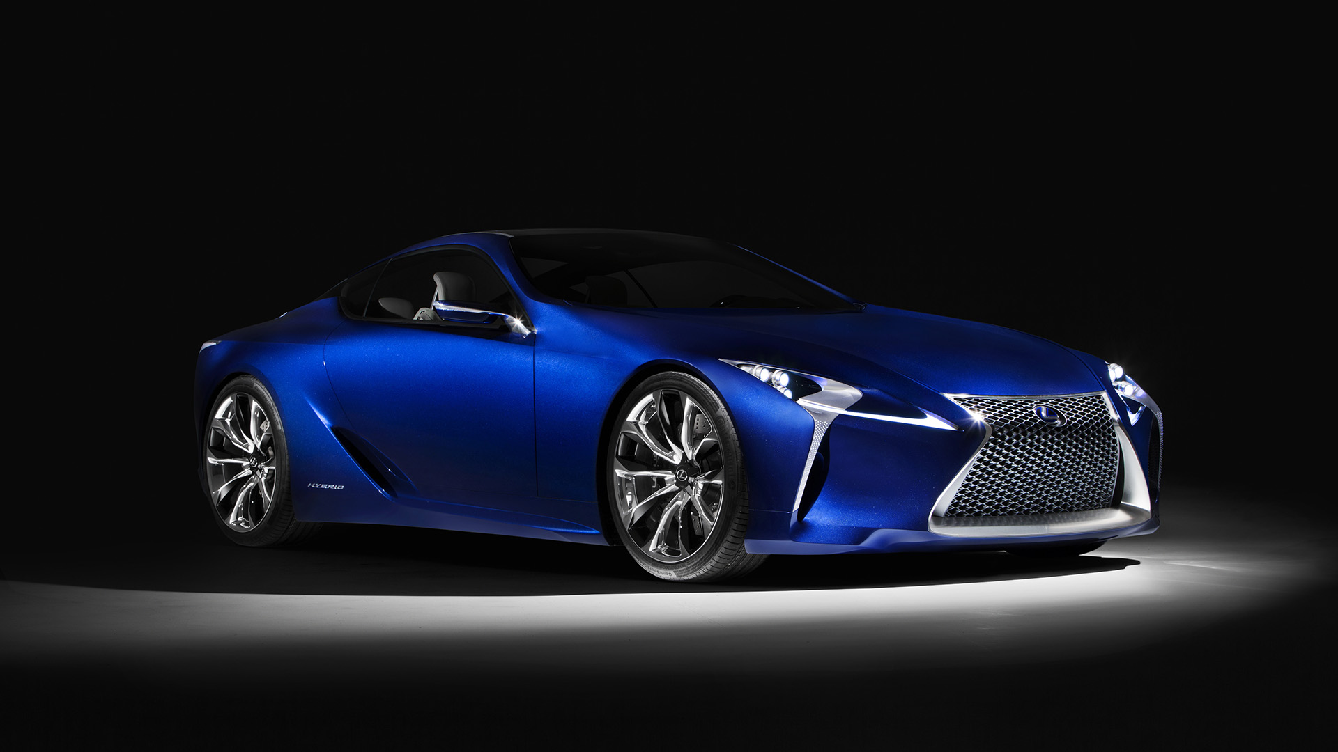 Profile view of the Lexus LF-LC Blue concept vehicle