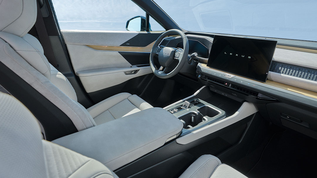 Lexus TZ interior